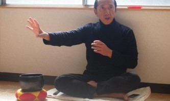 【東京都立川】　教えて ケン先生！心を柔らかくするヨガ的生活 講師:ケンハラクマ