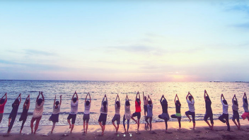 【神奈川県】Shonan Beach Yoga 『 誰でも出来る朝のアシュタンガヨガ 』講師：ケンハラクマ